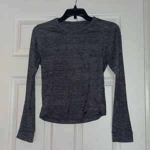 Gray long sleeve crop top